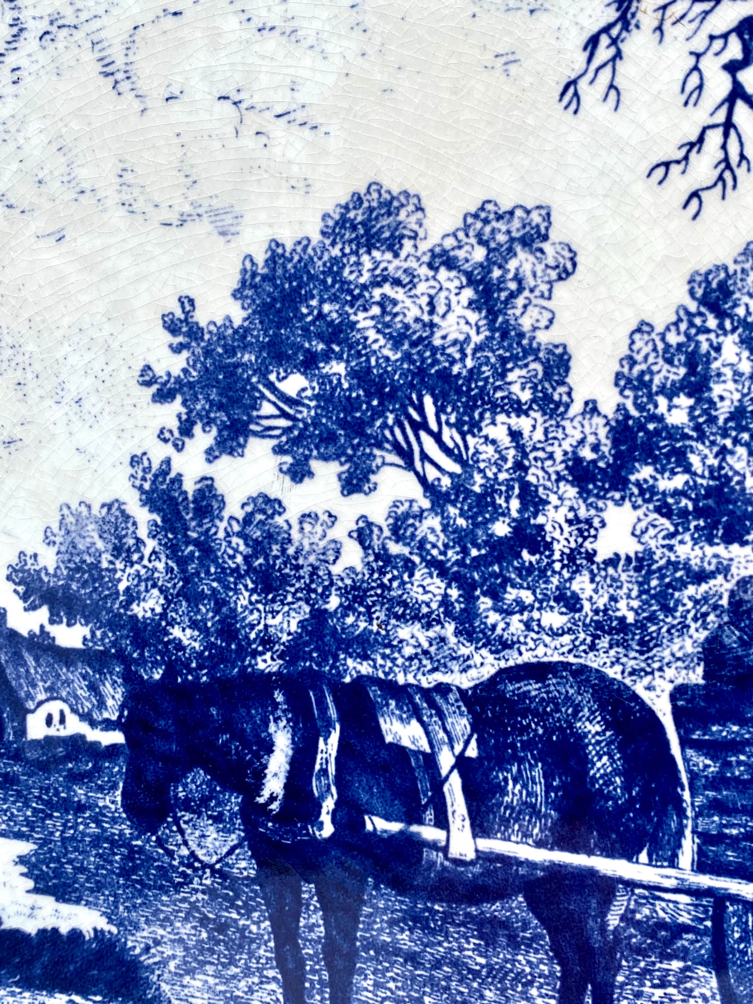 Decorative dish in Dutch porcelain