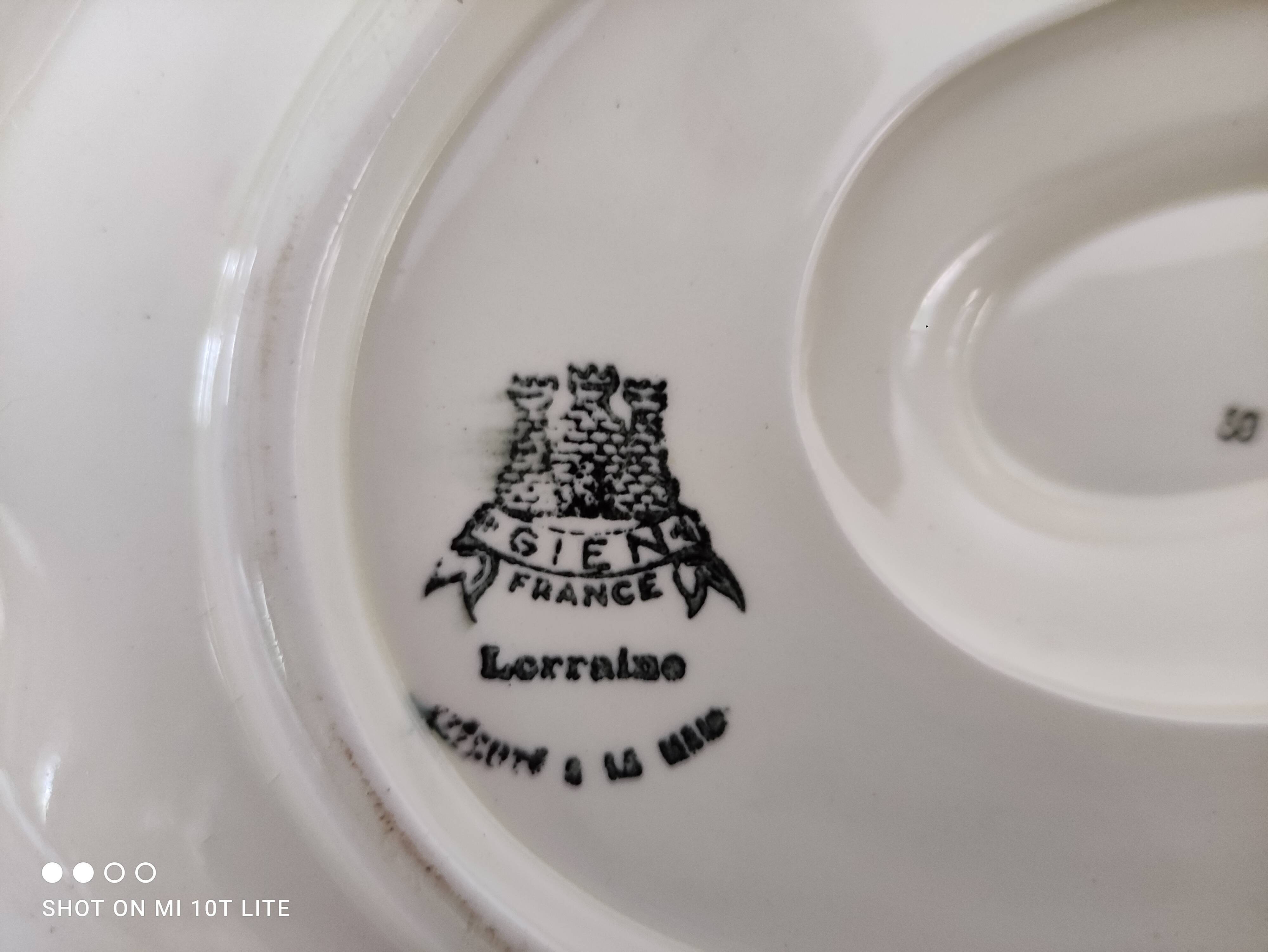 Gravy boat on frame Gien France Lorraine model