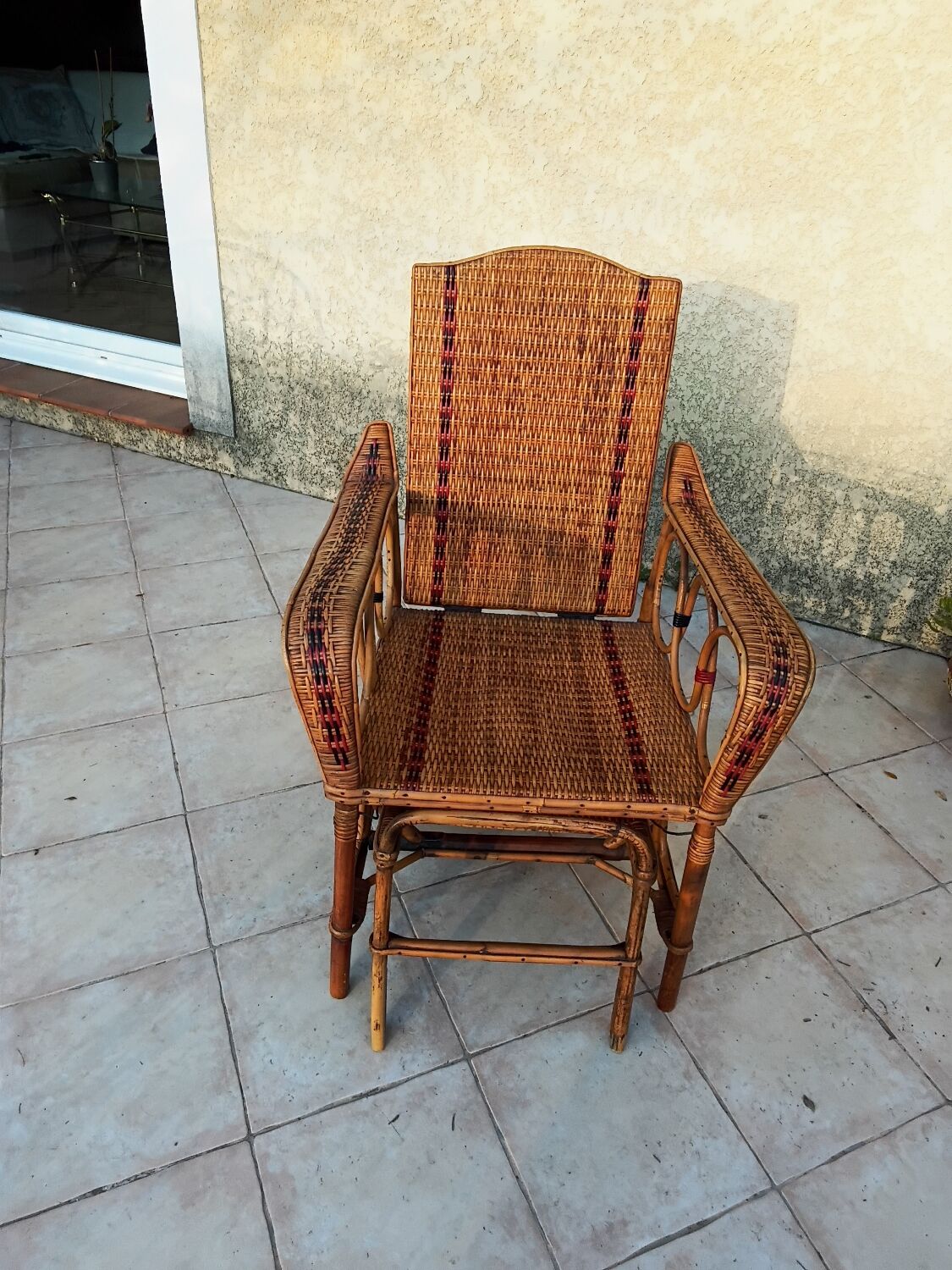Rattan chaise longue