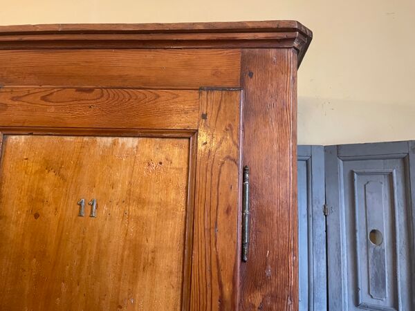 Armoire vestiaire cuisine vaisselier étagère