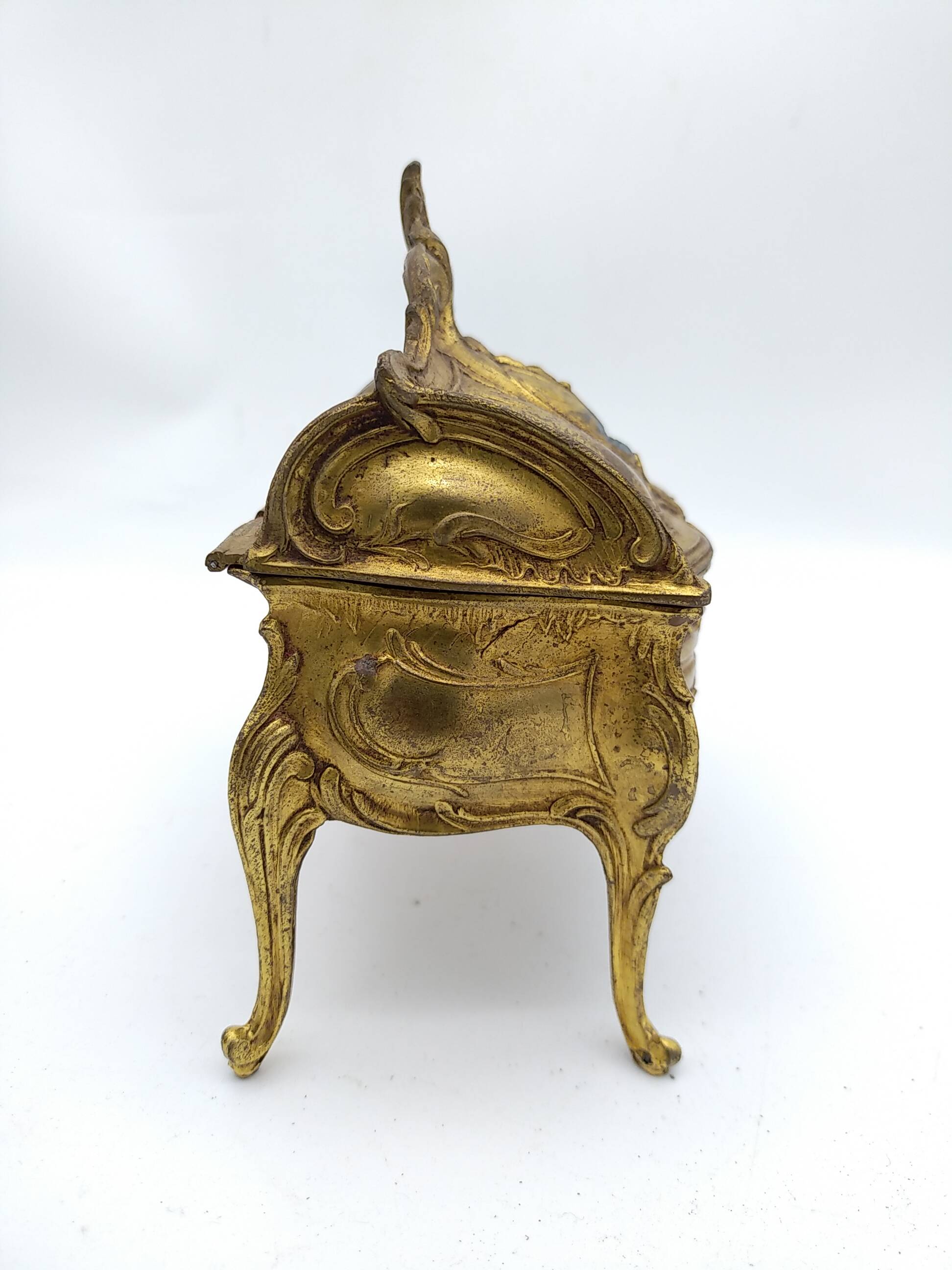 Metal jewelry box. Art Nouveau.