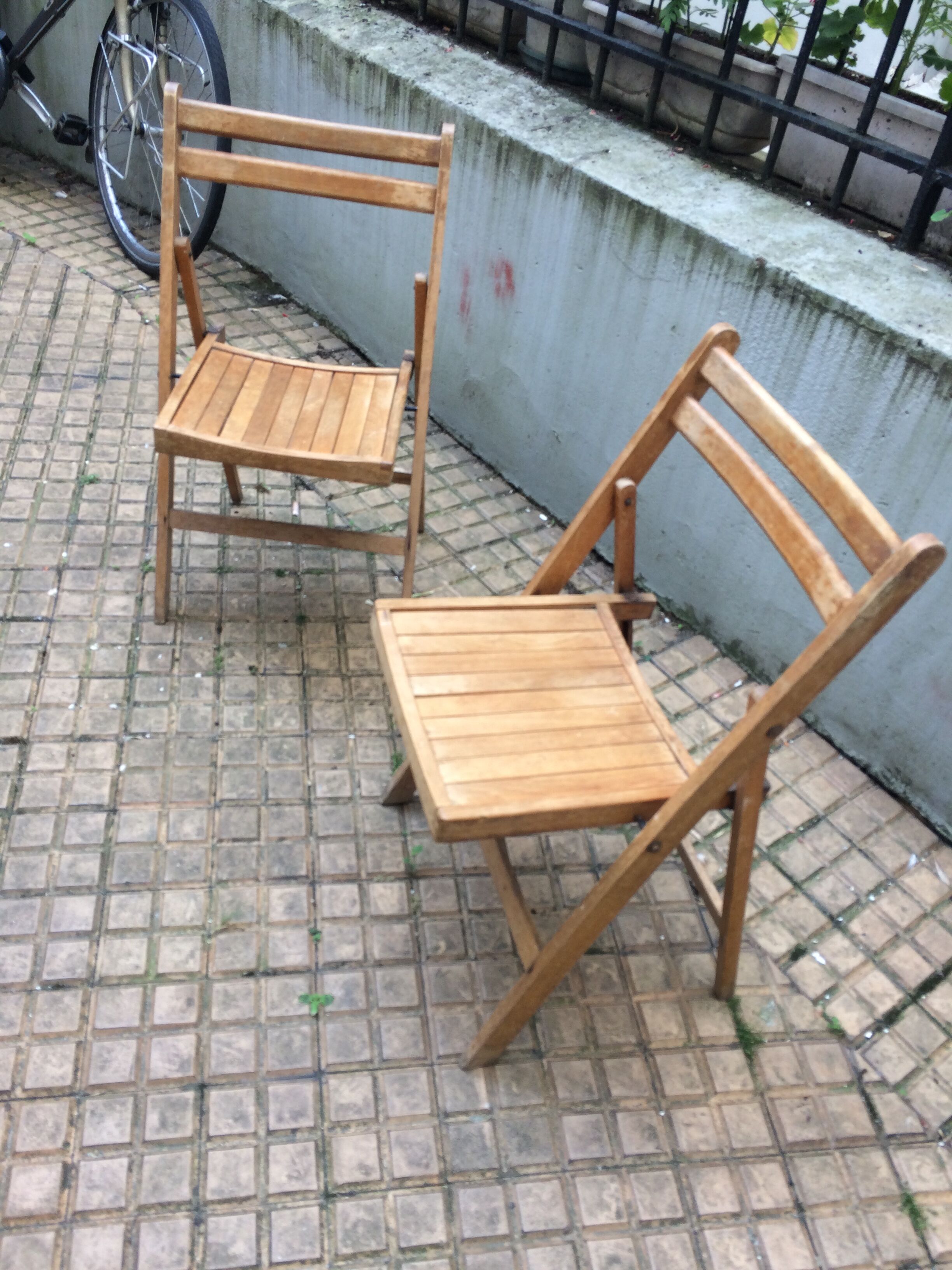 Pair of folding chairs