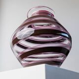 Vase en verre Murano XXL en verre clair avec des rayures violettes, verre d'art italien des années 1970.