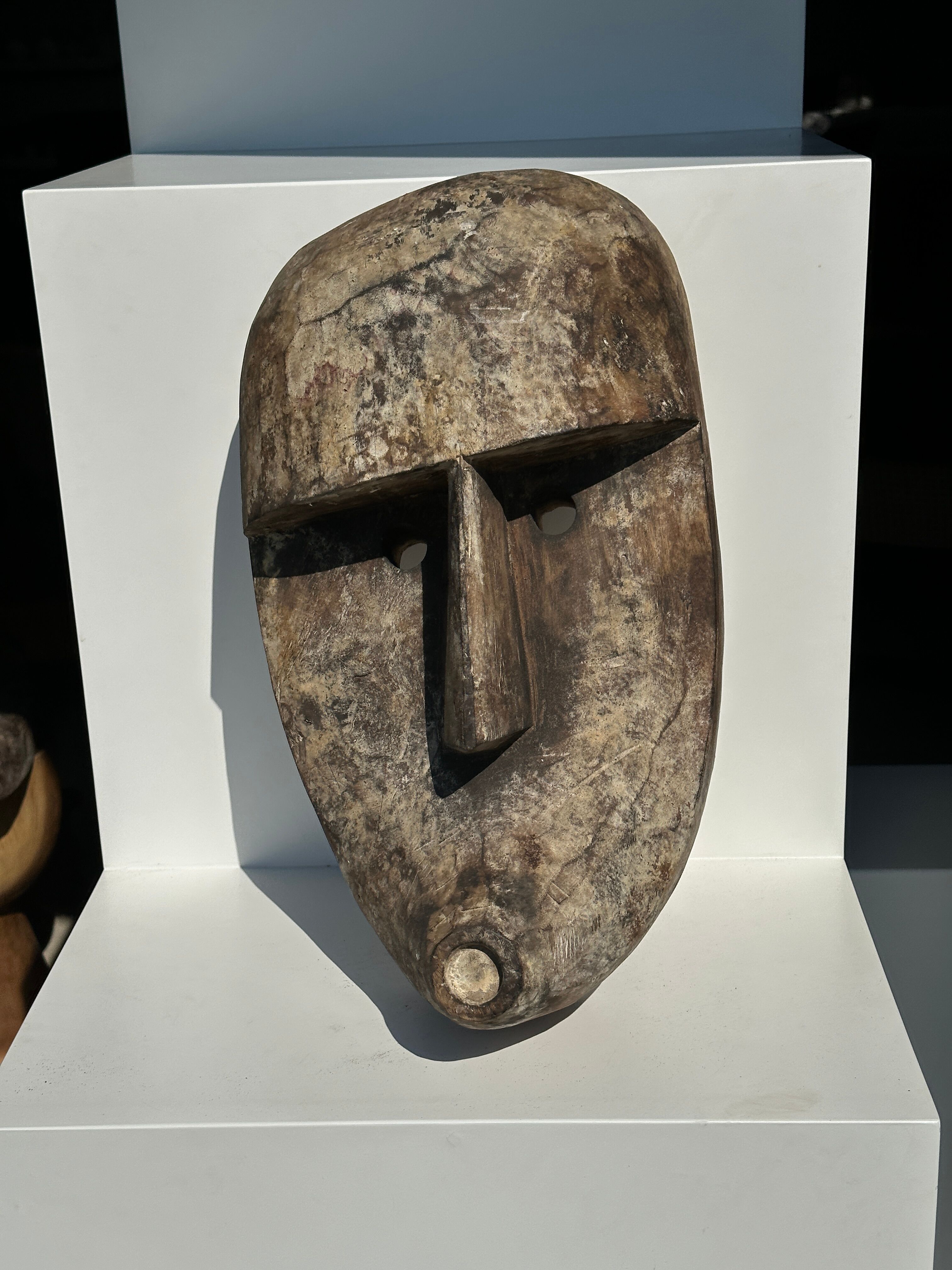Large Timor mask in patinated wood H:50cm (2)