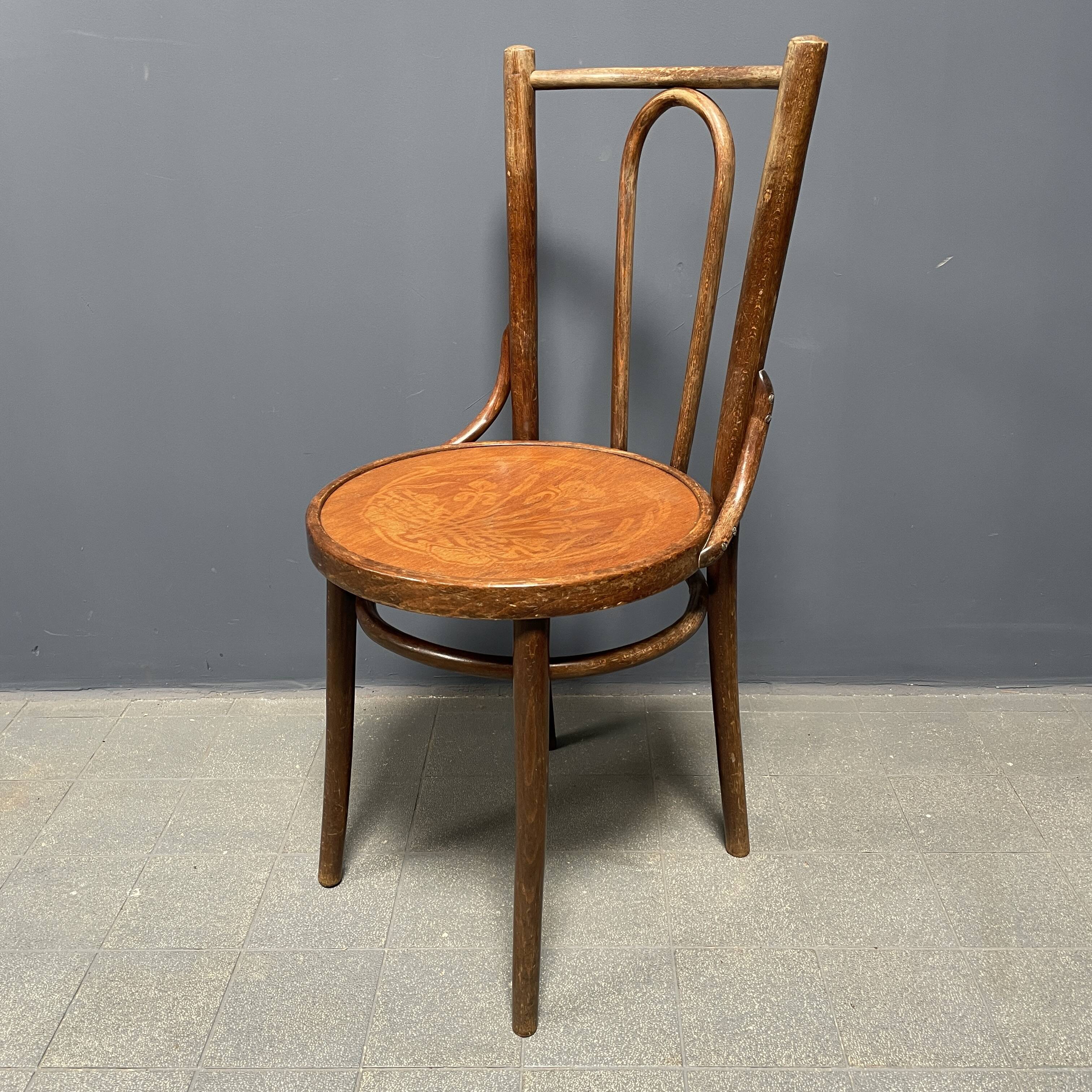Set of 4 French Cafe Chairs with Graceful Seats