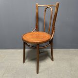 Set of 4 French Cafe Chairs with Graceful Seats