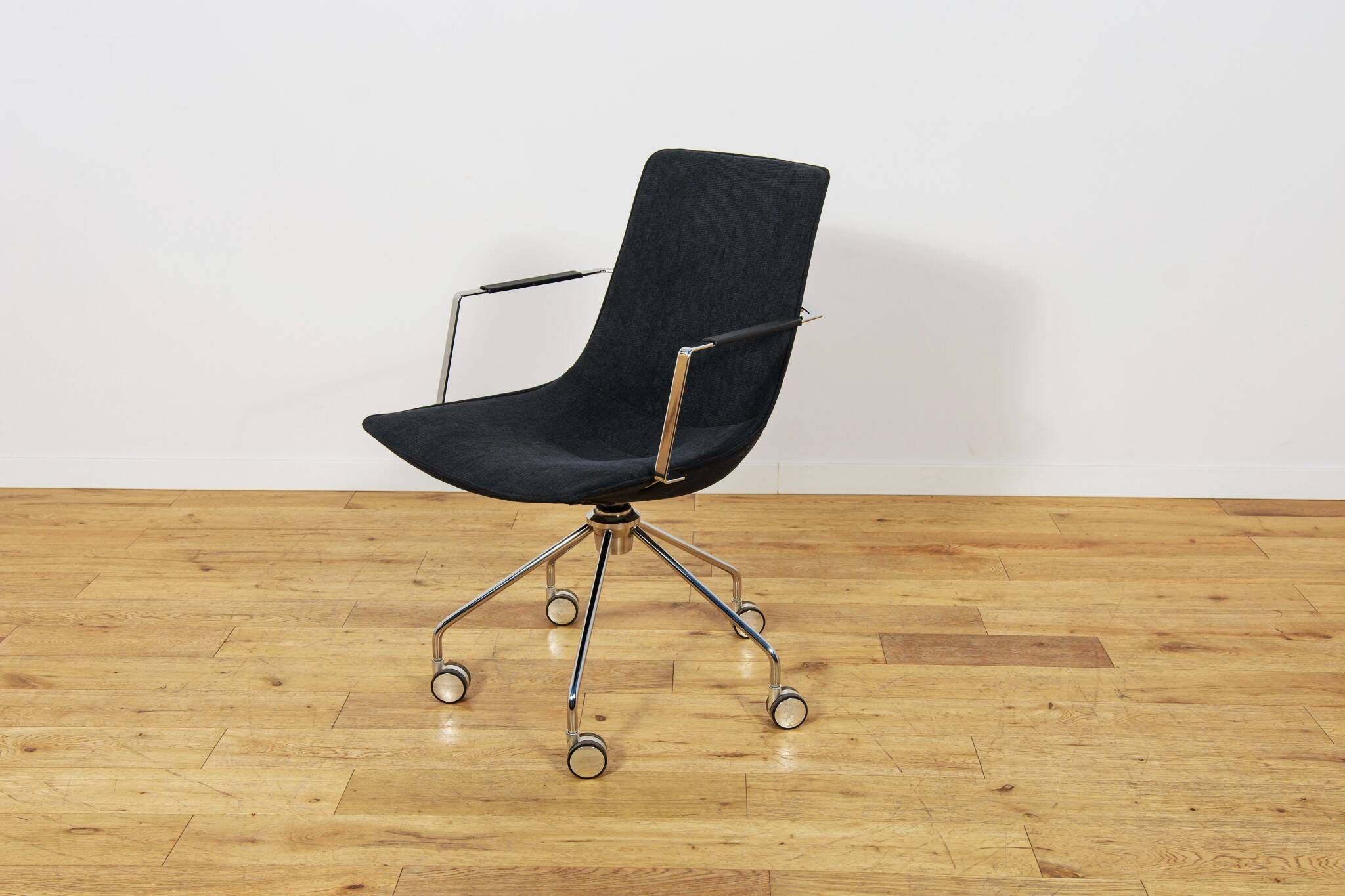 Mid-Century office chair Chair "Comet" by Gunilla Allard for Lammhults, Sweden, 1990s