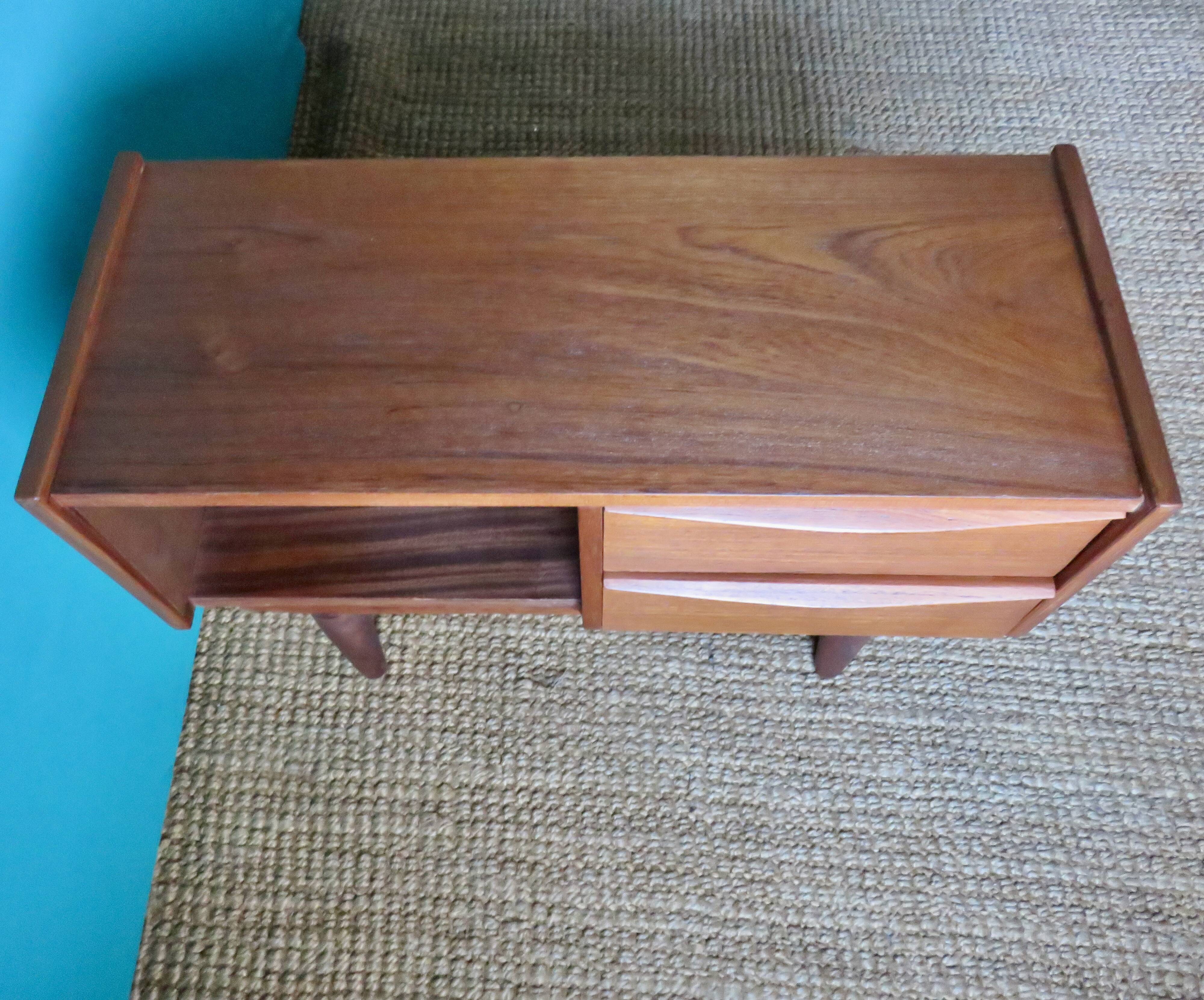 Small chest of drawers or entrance console in teak. Denmark 1960