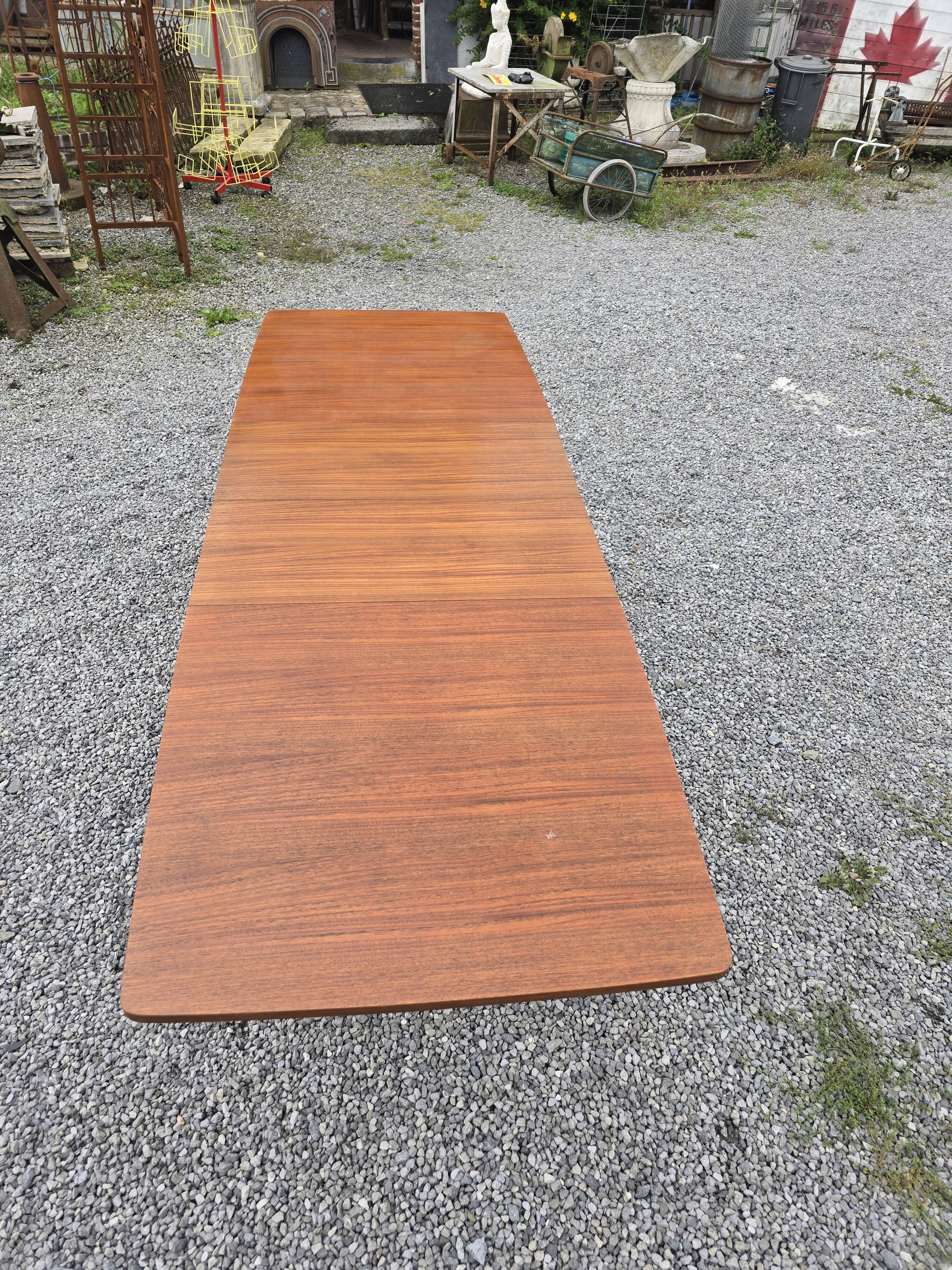 Scandinavian extendable table from the 60s in teak, 250cm L