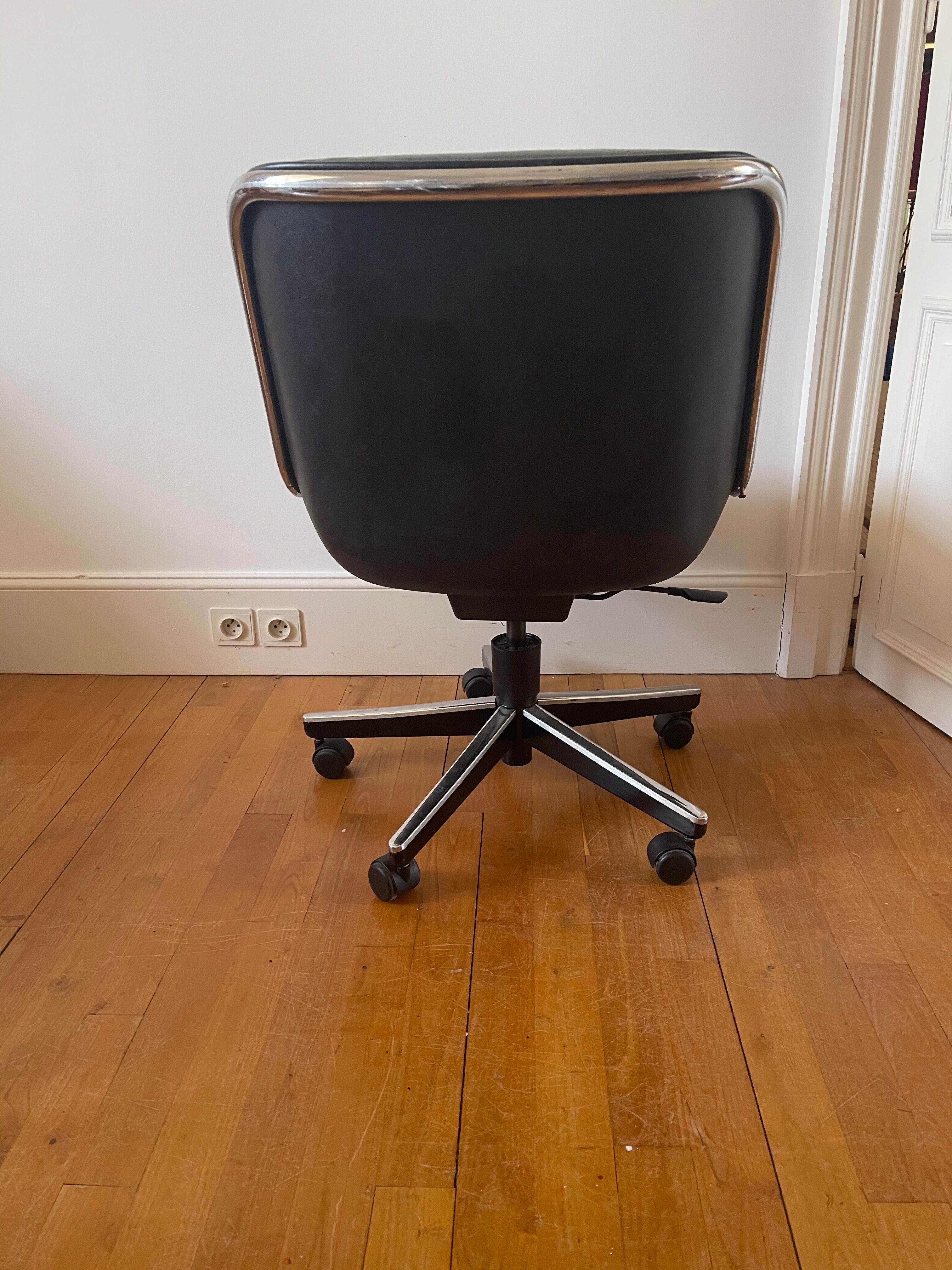 Fauteuil Exexcutive Chair de Charles Pollock édité par Knoll