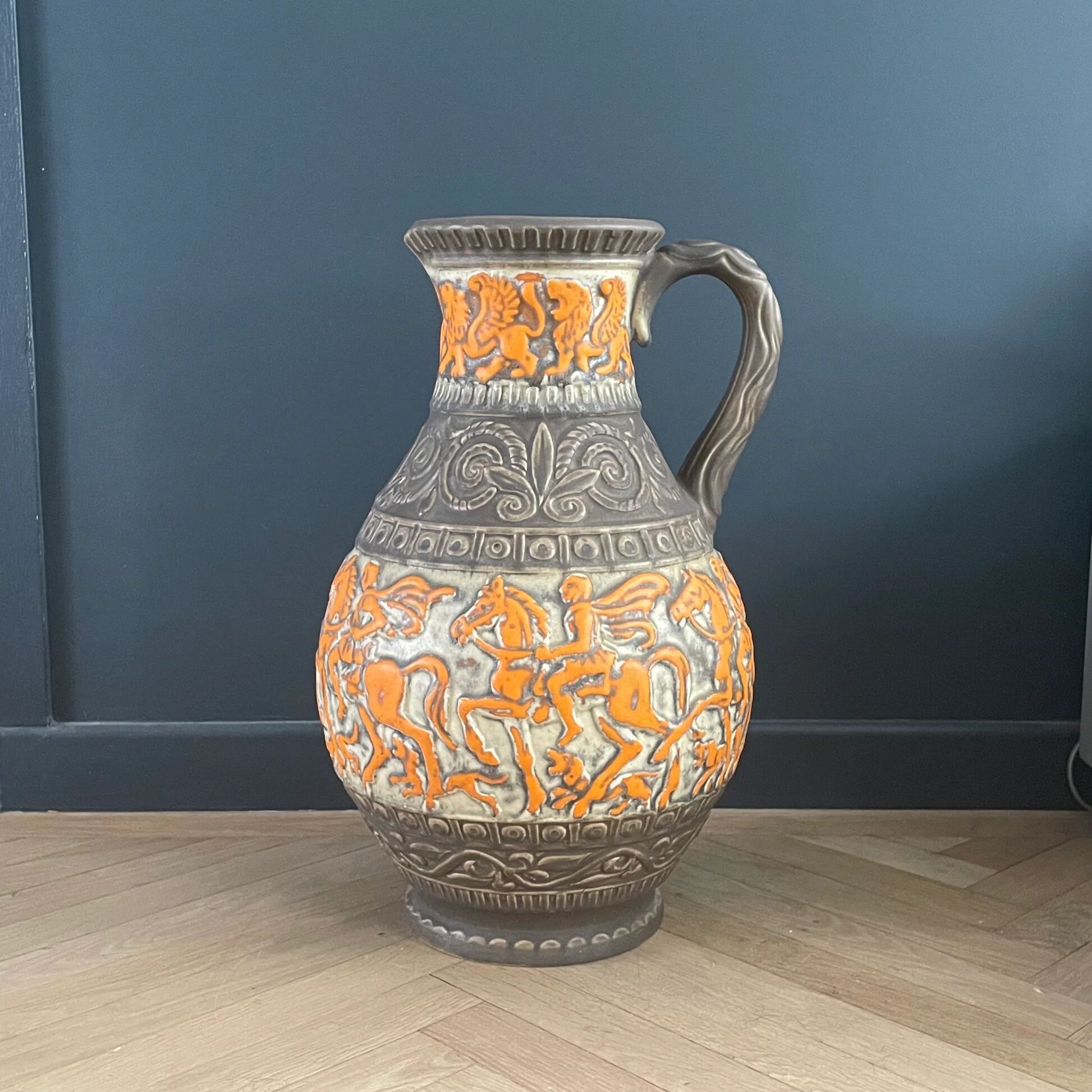Vase de sol West Germany - motifs cavaliers orange