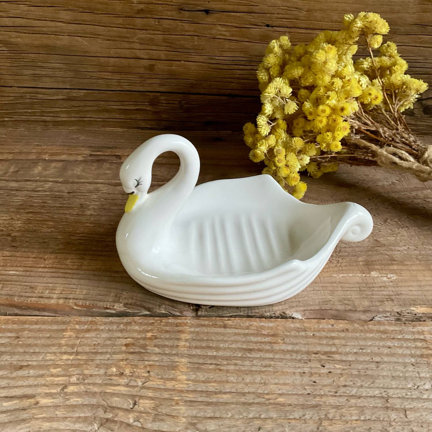 Swan soap dish