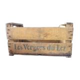 Old wooden fruit box with "Lez Orchards" marking