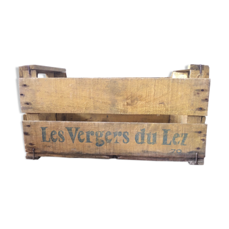 Old wooden fruit box with "Lez Orchards" marking