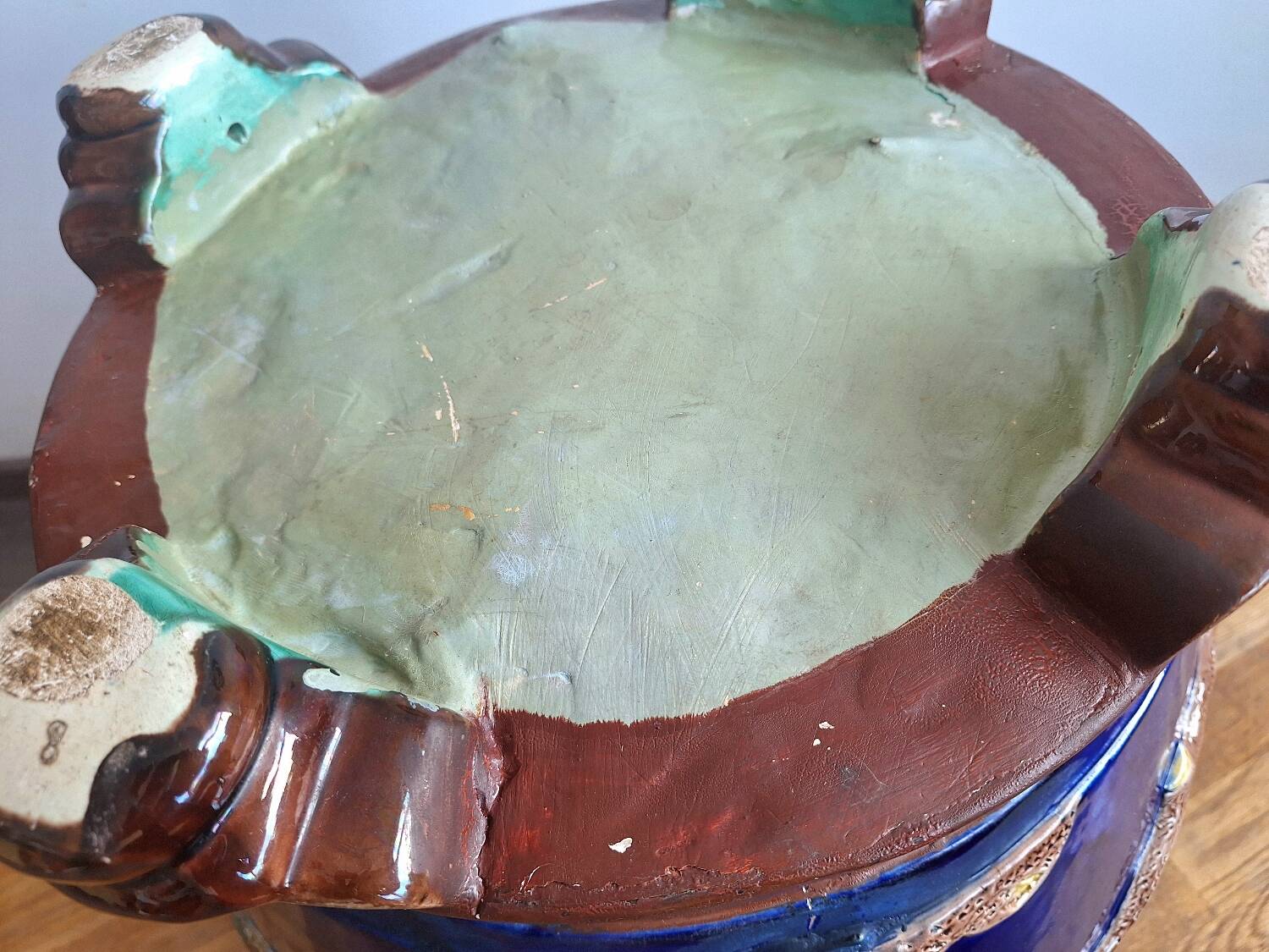 Large antique majolica cache pot, planter by Joseph Holdcroft.