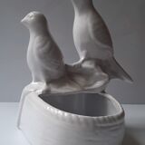 Zoomorphic bird pot cache