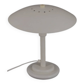 Mushroom lamp with shade