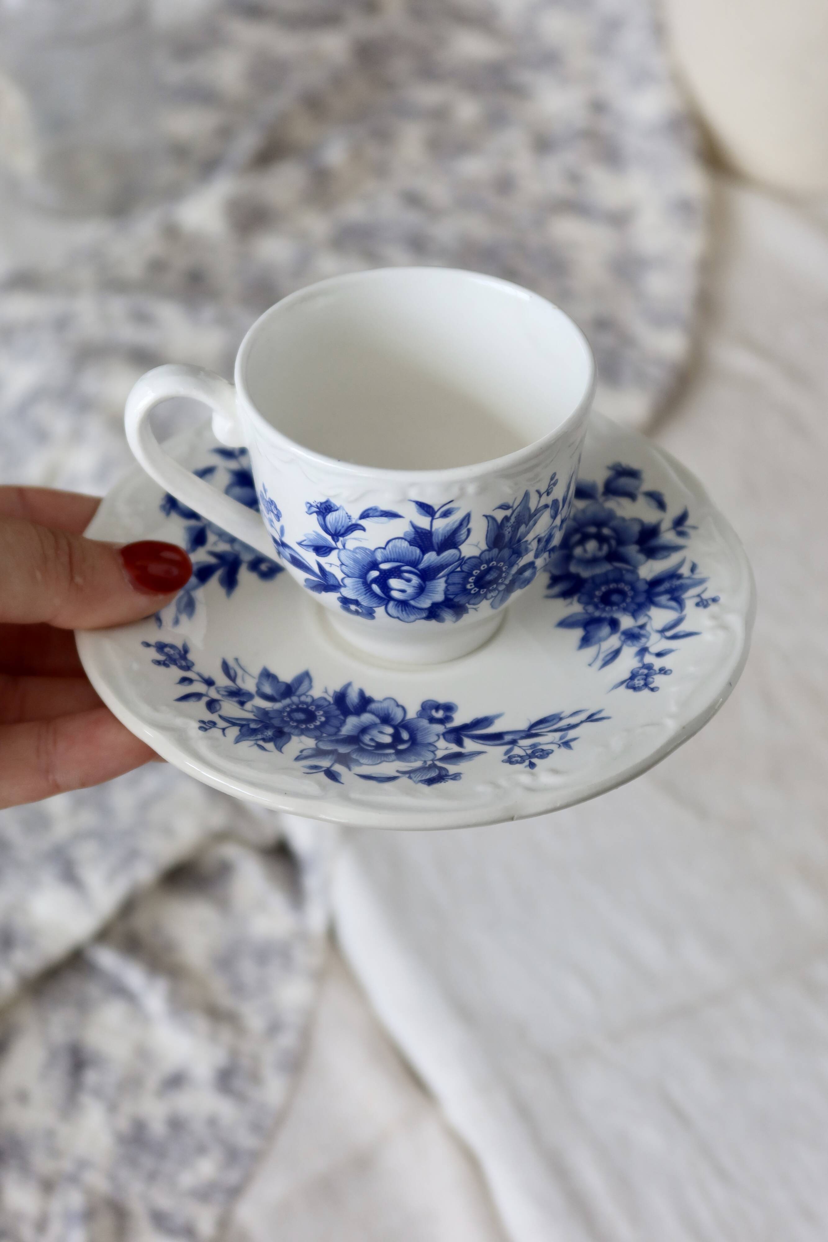 4 tasses anciennes en faïence Sarreguemines bleue et blanche - Soucoupes as