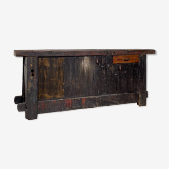 Old wooden workbench from the 30s