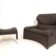 Saporiti Vela Alta leather armchair with ottoman by Giovanni Offredi