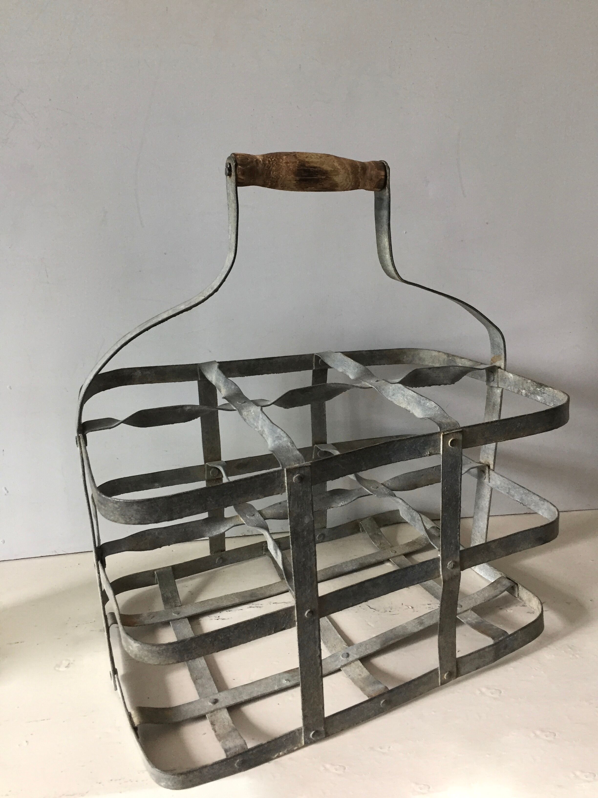 Zinc bottle locker, called "6 holes"