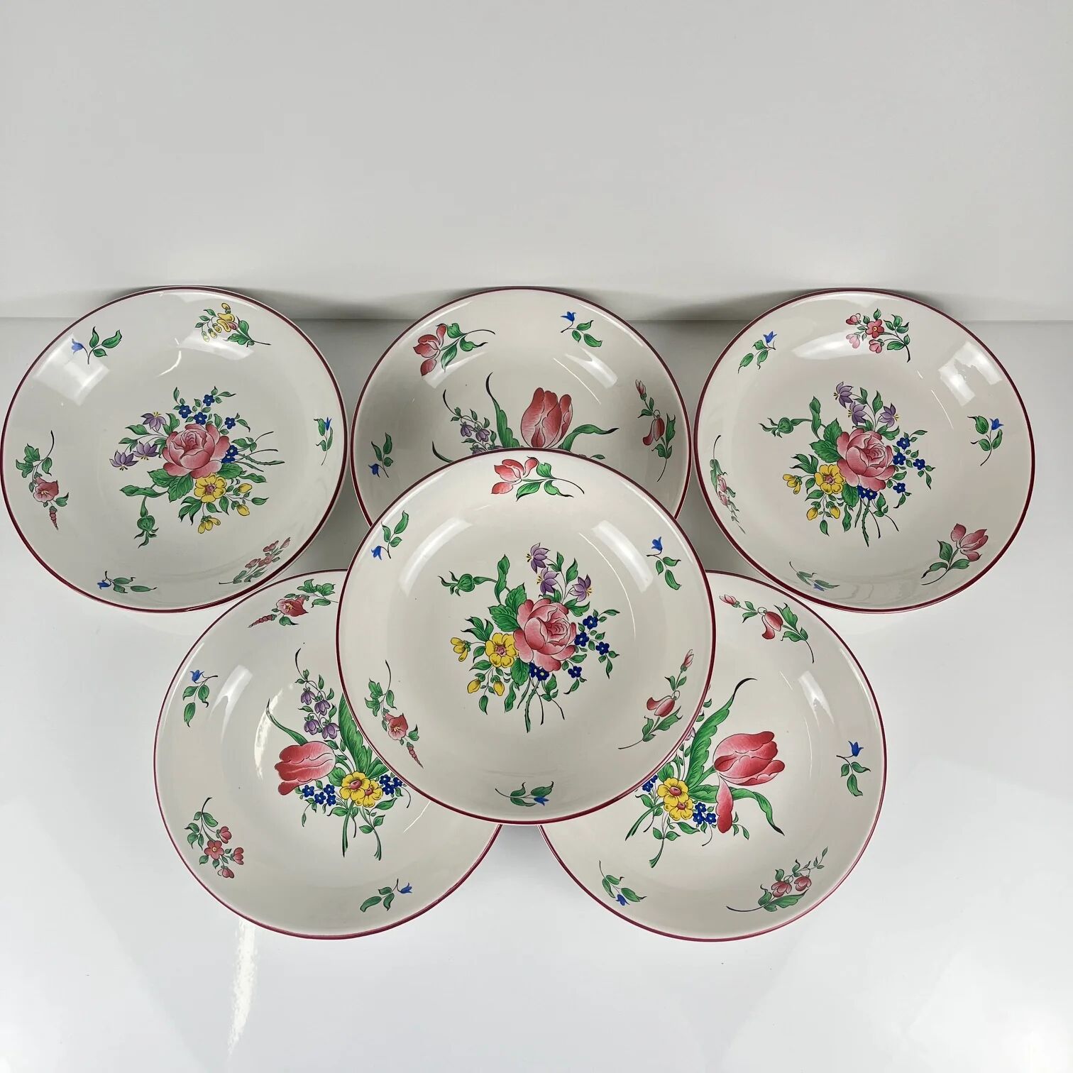 Set of 6 calotte plates Model Réverbère by KG Lunéville, tulip & rose pattern.