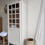 Vitrine parisienne une porte