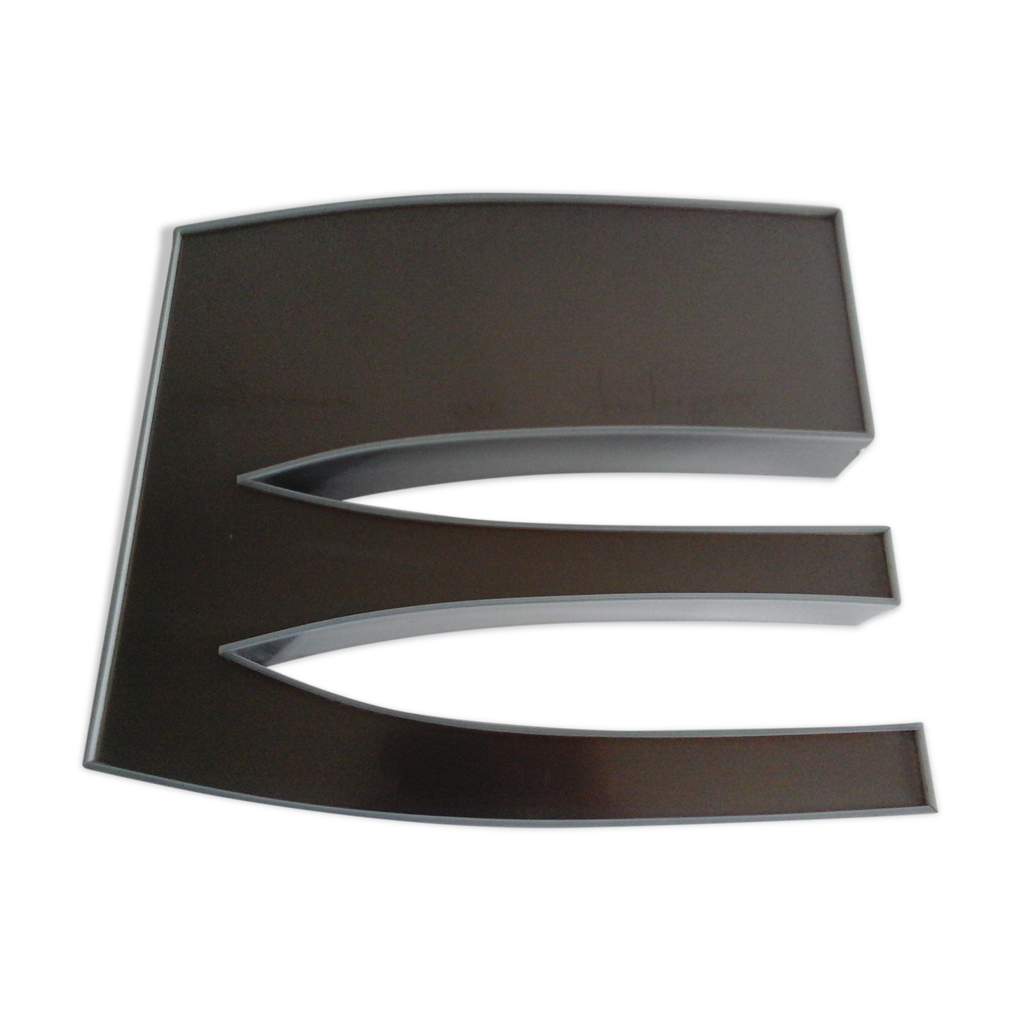 Vintage "E" sign letter