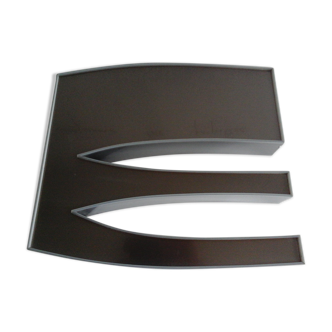 Vintage "E" sign letter