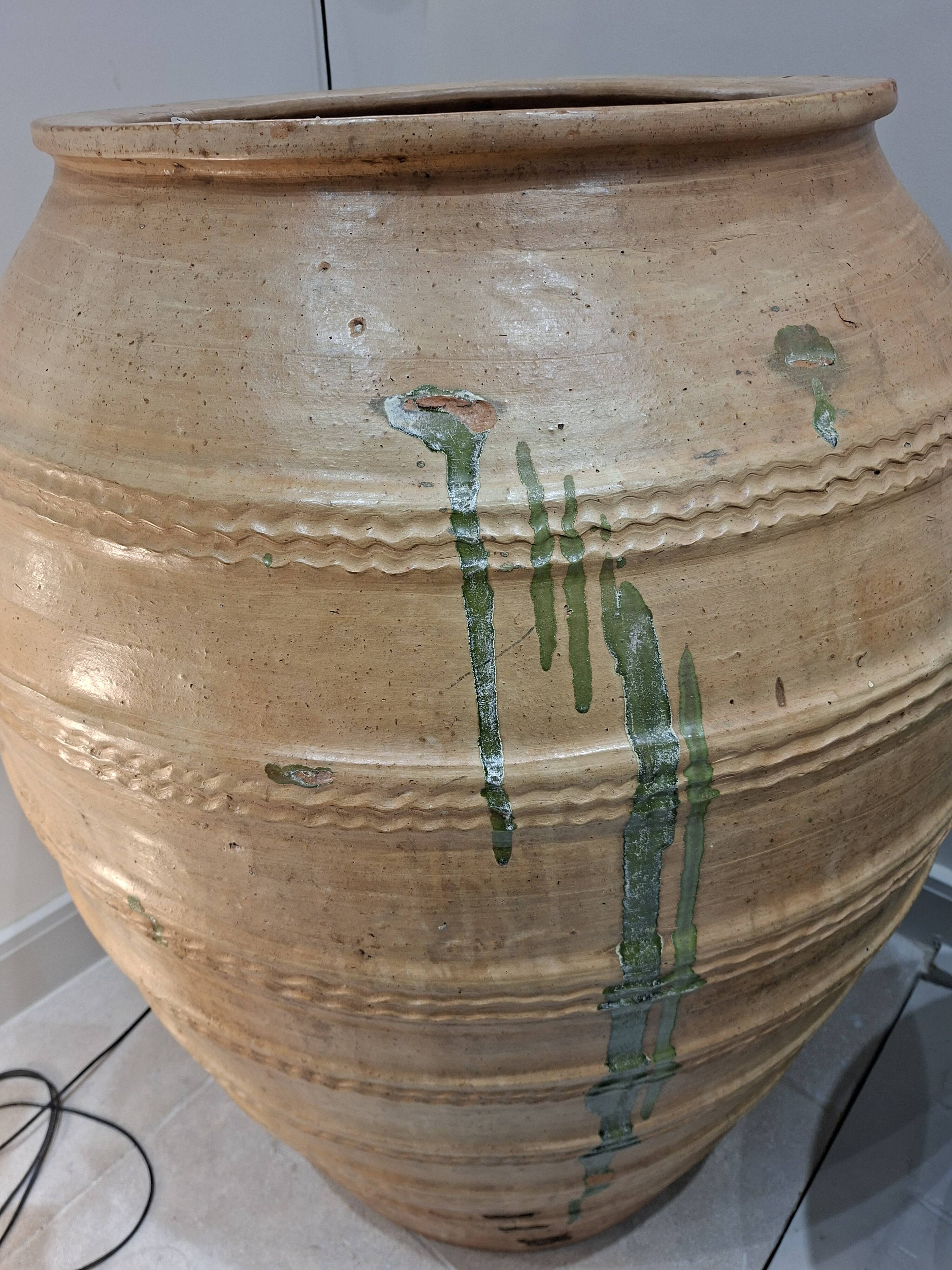 Spanish oil jar