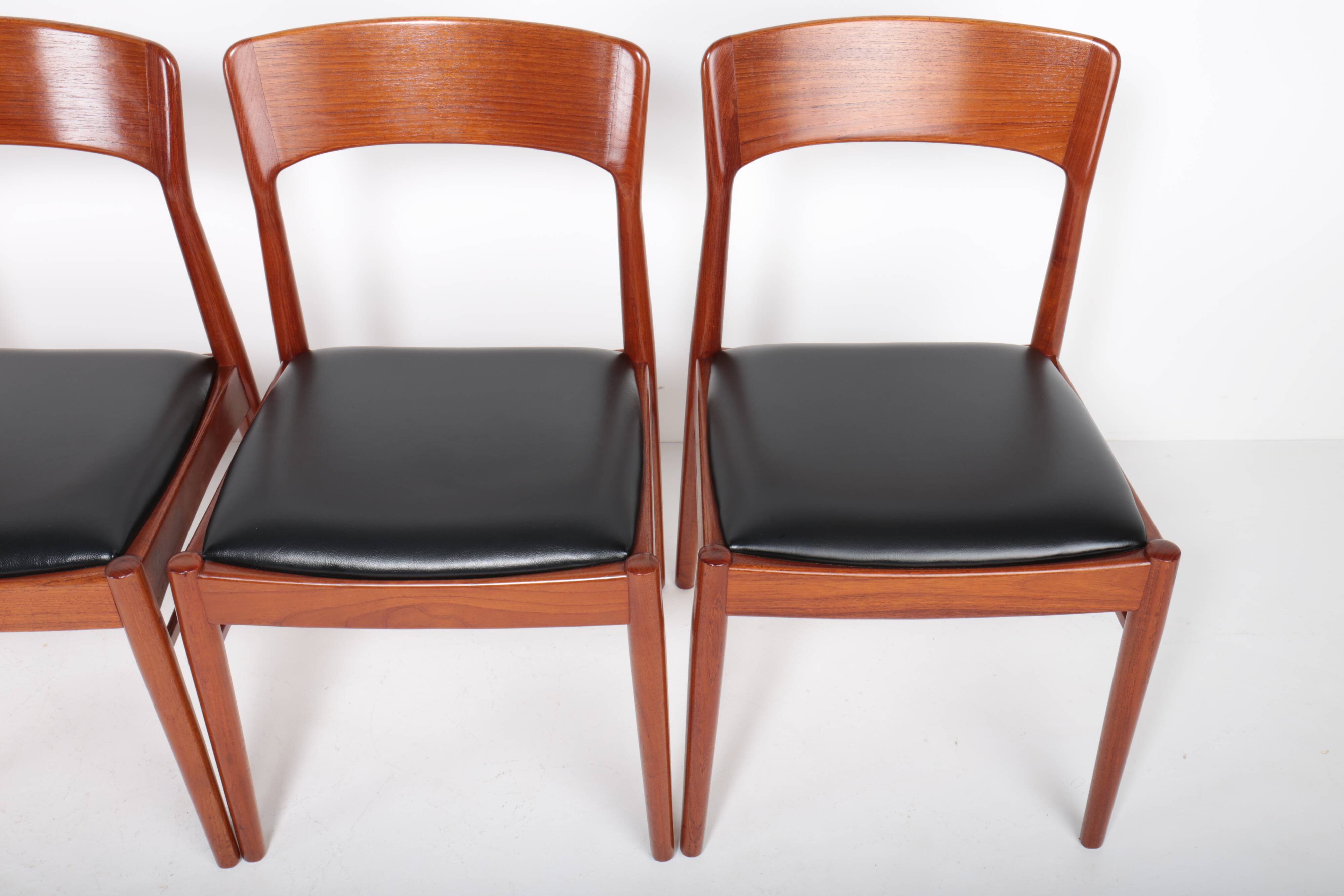 Set of 6 Model 26 chairs by Henning Kjaernulf - KS Korup Stolefabrik