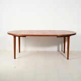 Table de salle à manger ronde scandinave des années 1960 en teck rayé