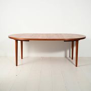 Table de salle à manger ronde scandinave des années 1960 en teck rayé