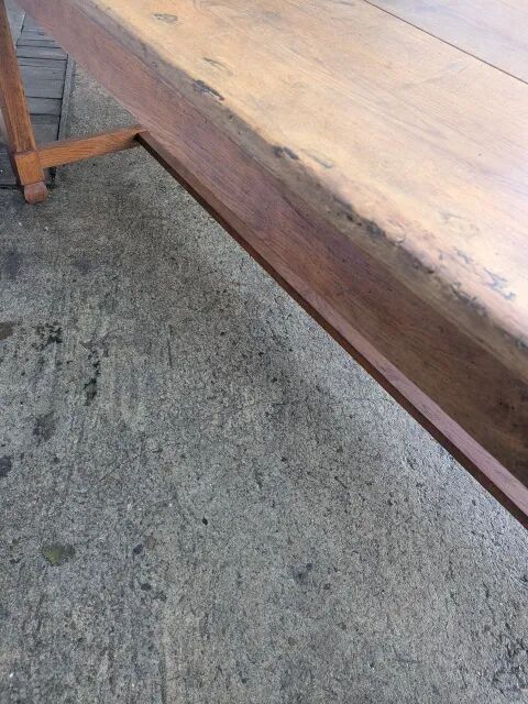 Farm table