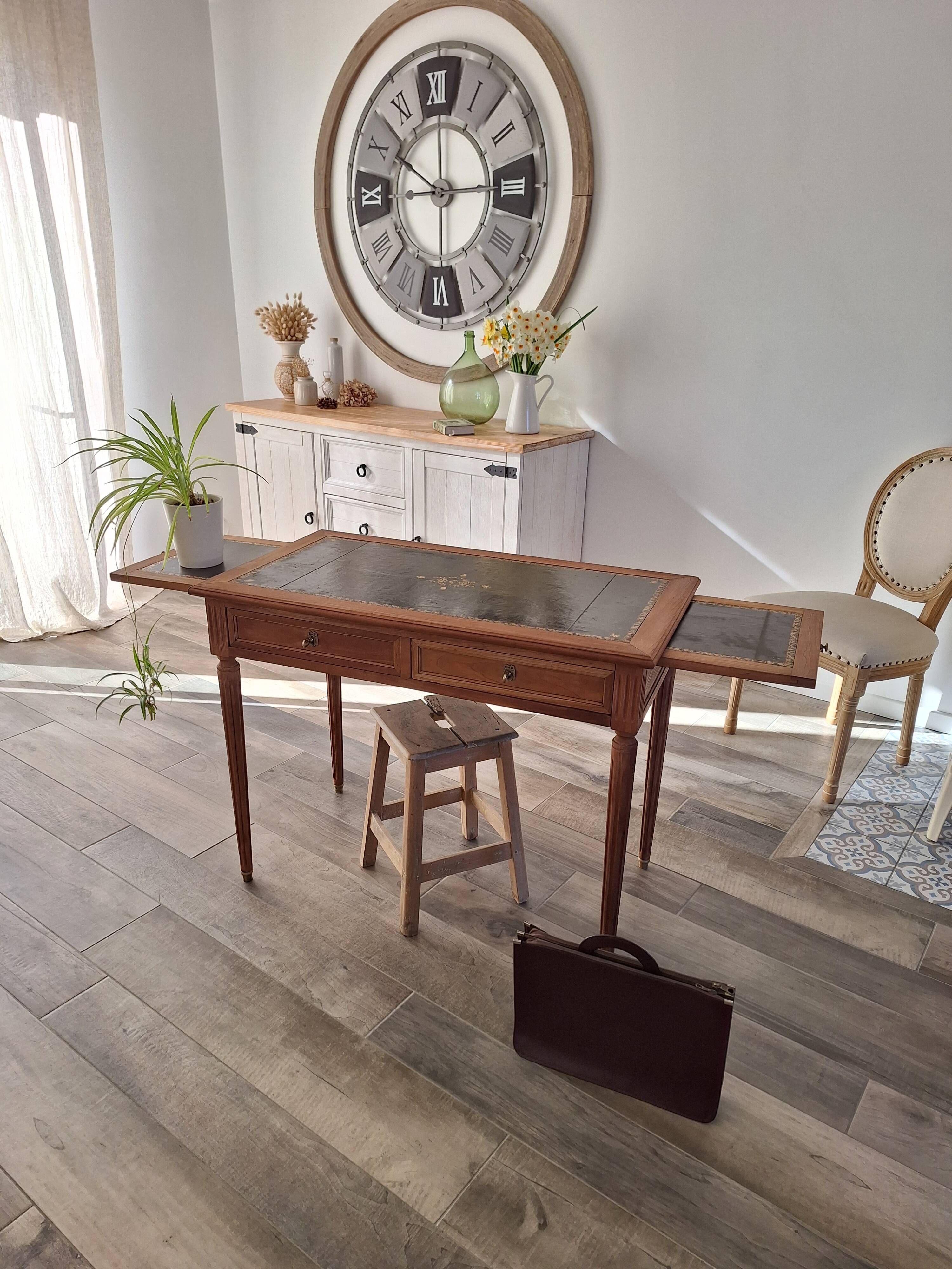 Extendable desk in solid wood in Louis XVI style