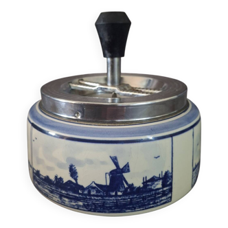 Delft rolling ashtray