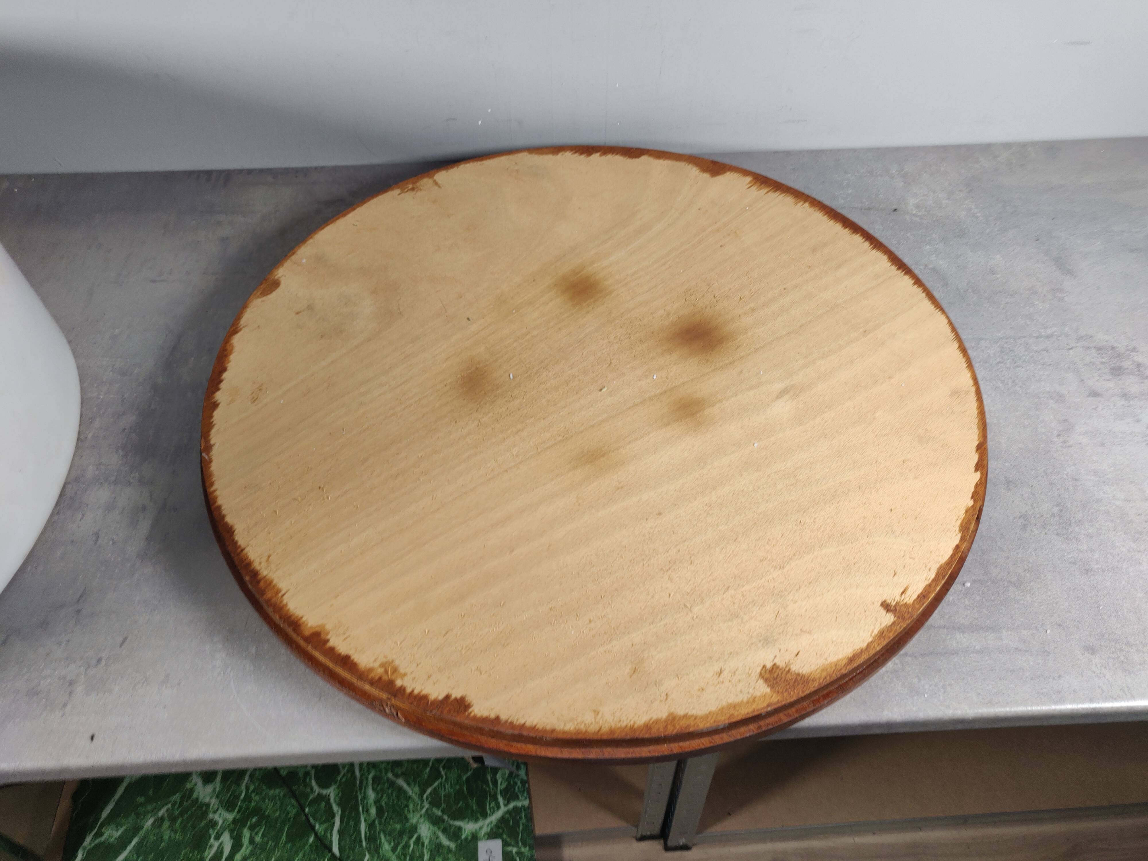 Round of light to pose design 70s