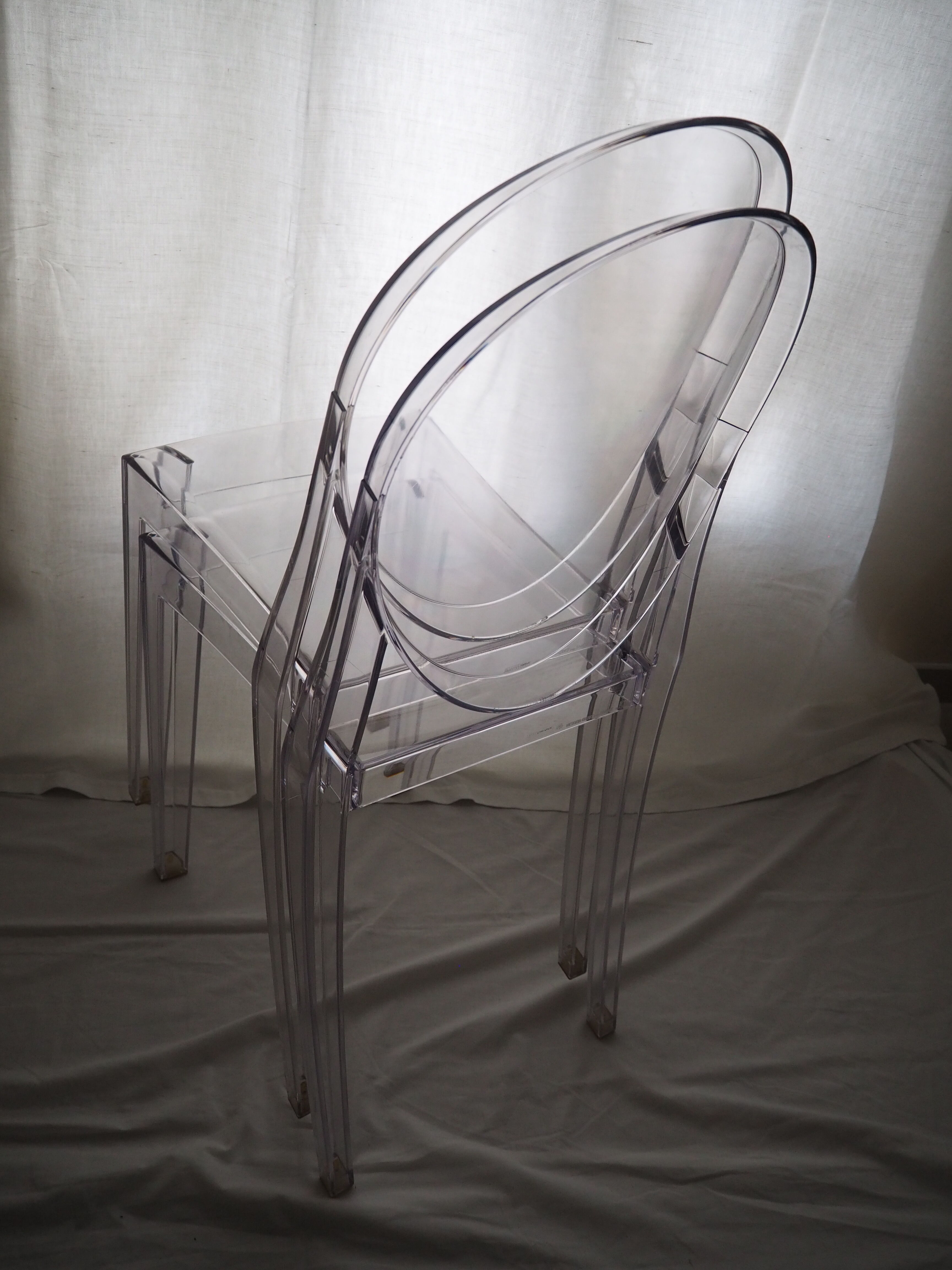 Pair of stackable chairs Victoria Ghost by Philippe Starck, Kartell