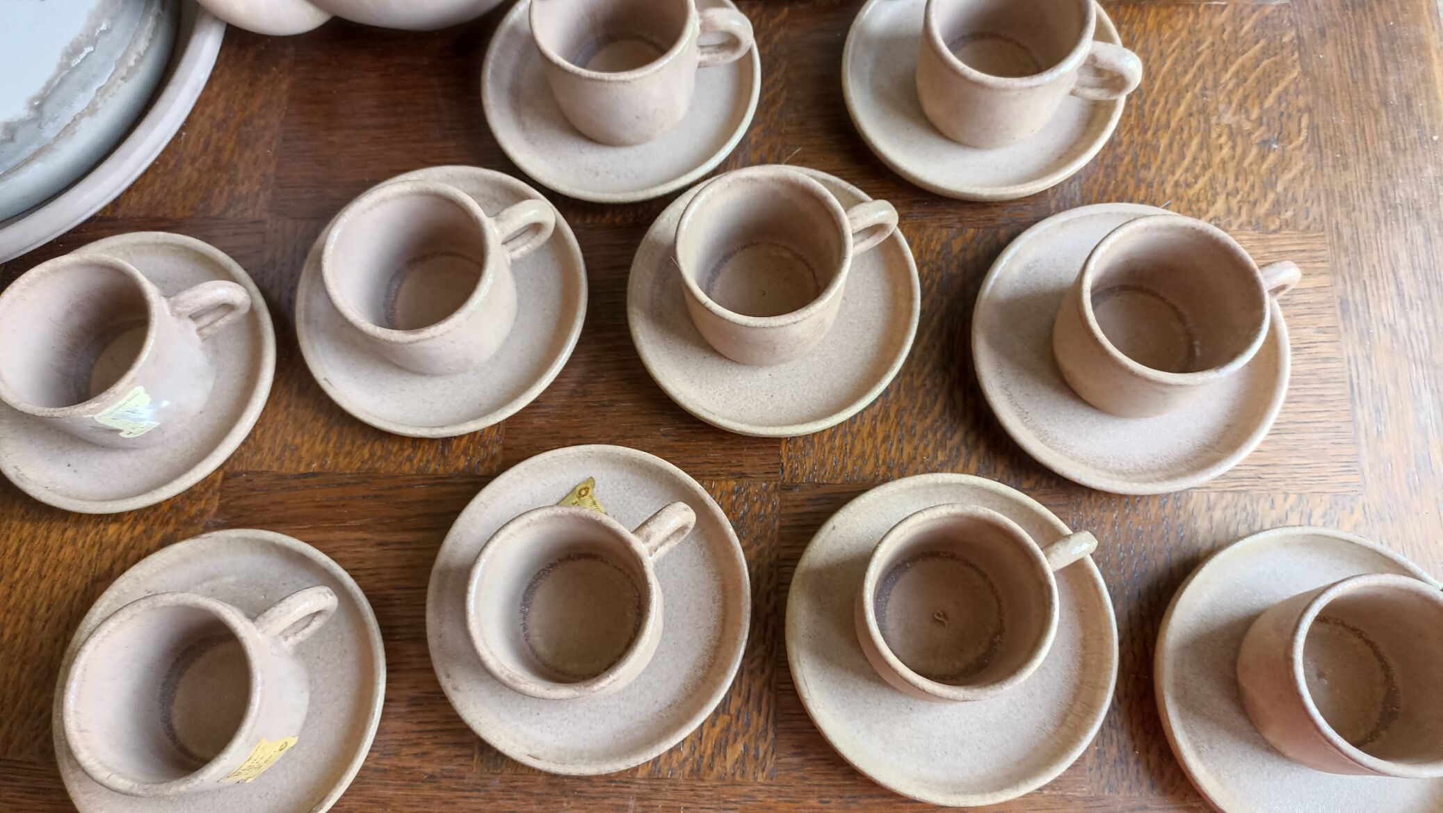 12-cup service with saucers and a pourer - Vieux grès de la Tour