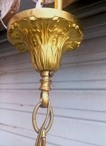 Superb 6-light chandelier in gilded bronze in Louis XVI style, in working condition.