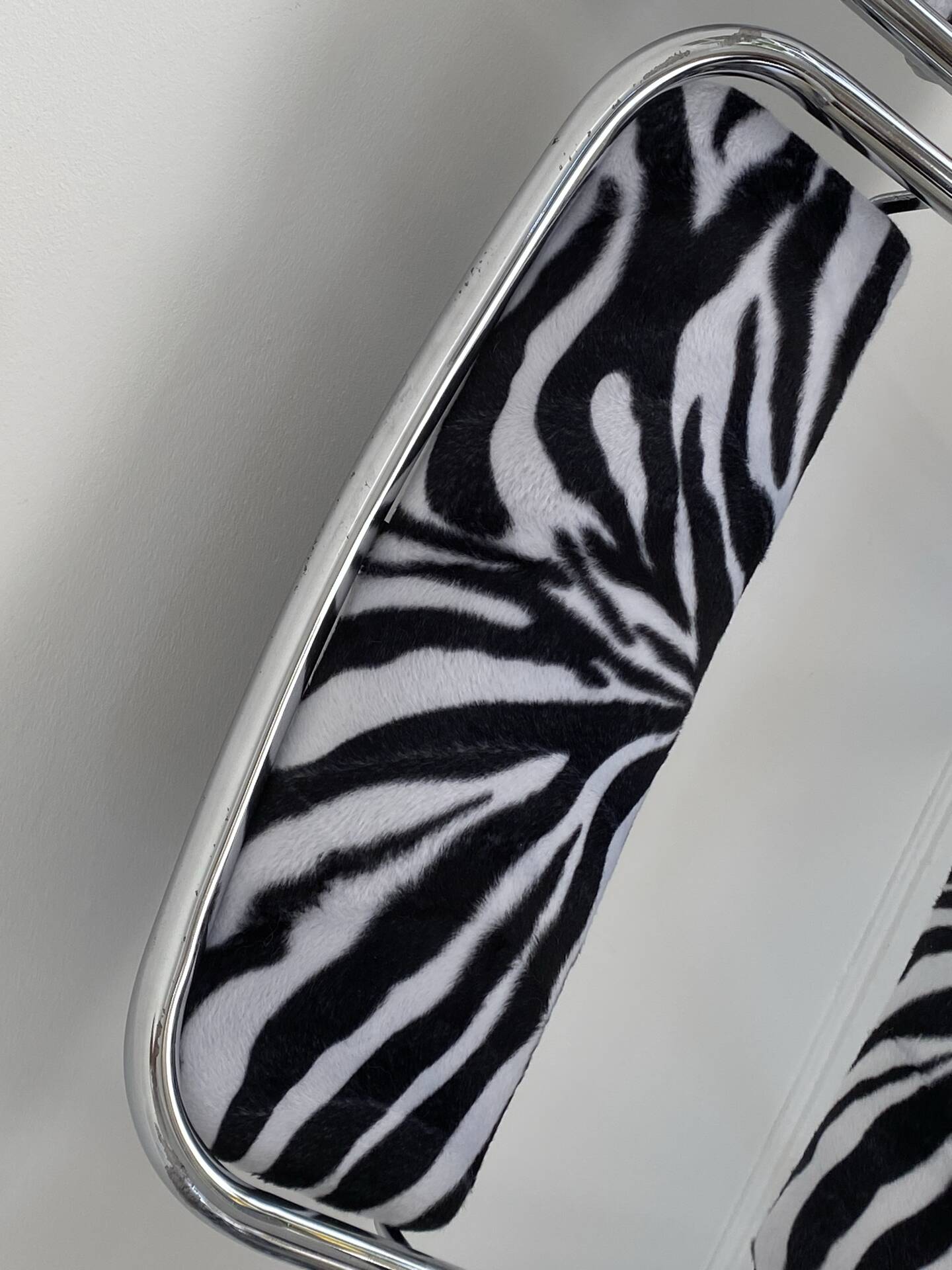 6 zebra folding chairs