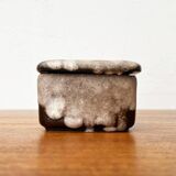 West German pottery box, fat lava WGP from the mid-century with lid, 1960s.