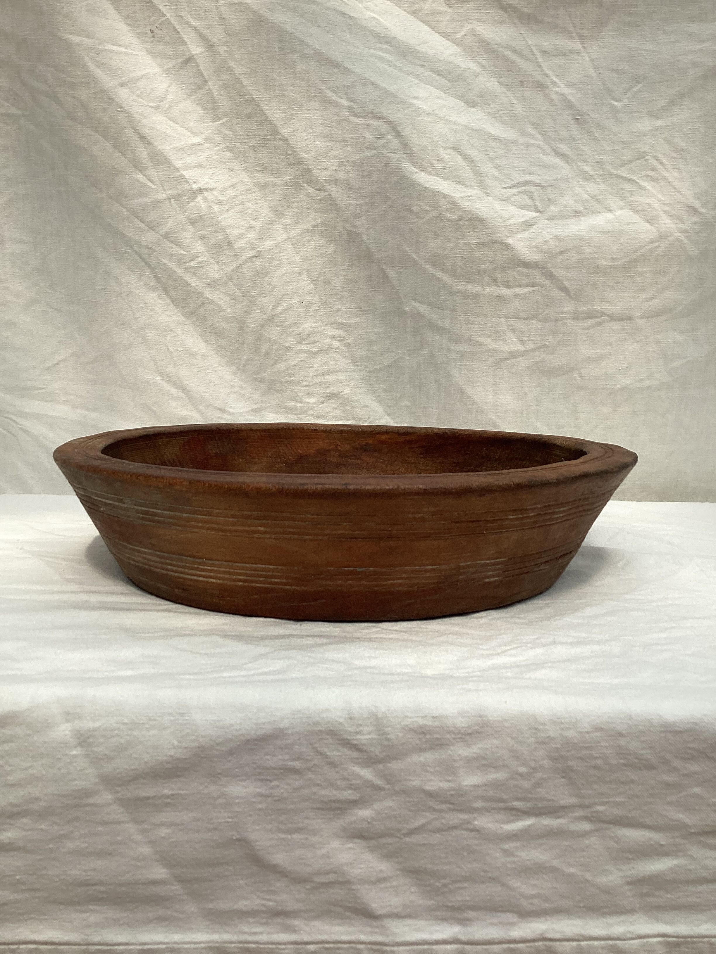 Solid wood dish ethical craftsmanship in the middle of XX century