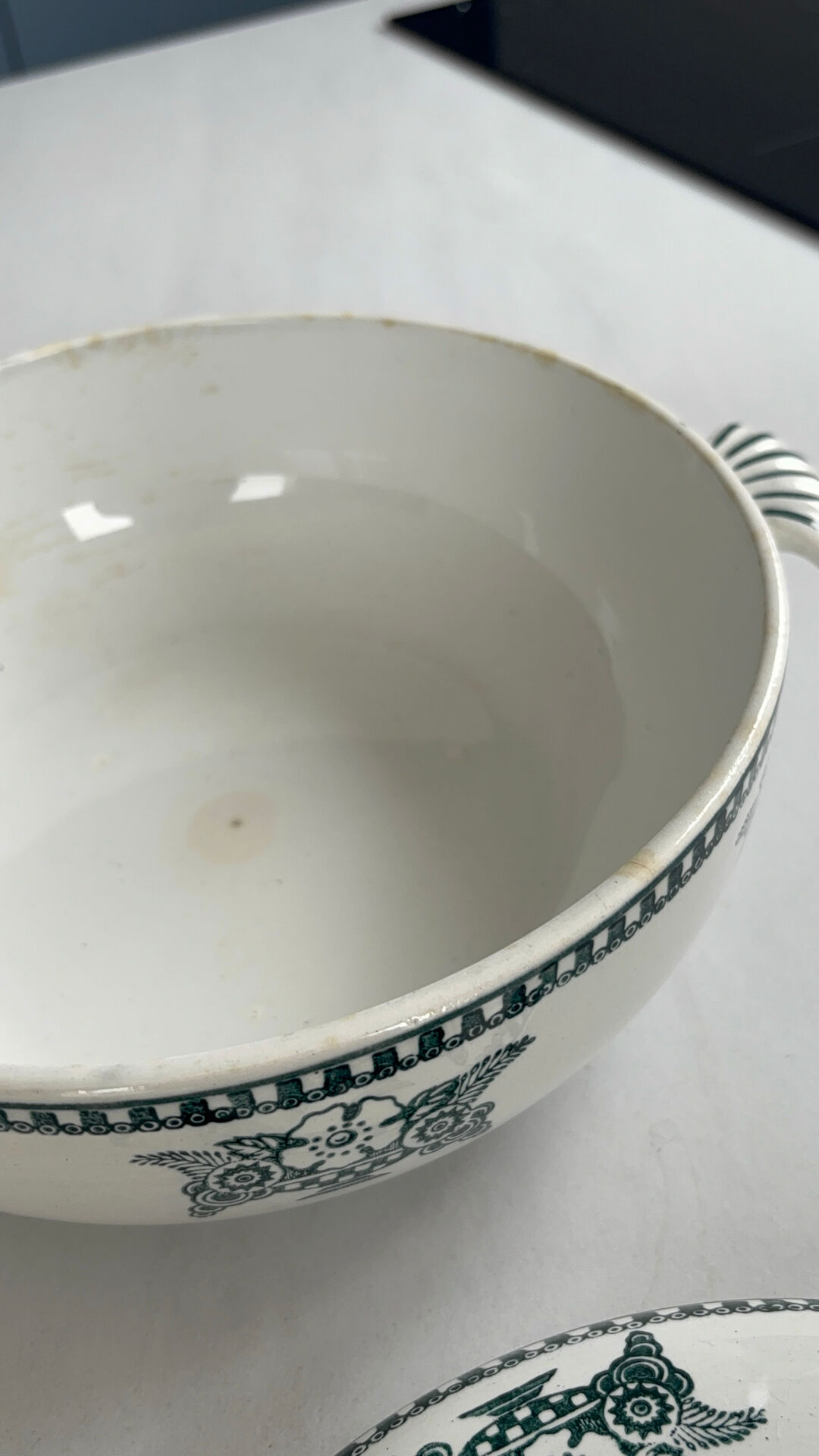 Antique soup tureen from Saint-Amand in ironstone – Sté Amandinoise