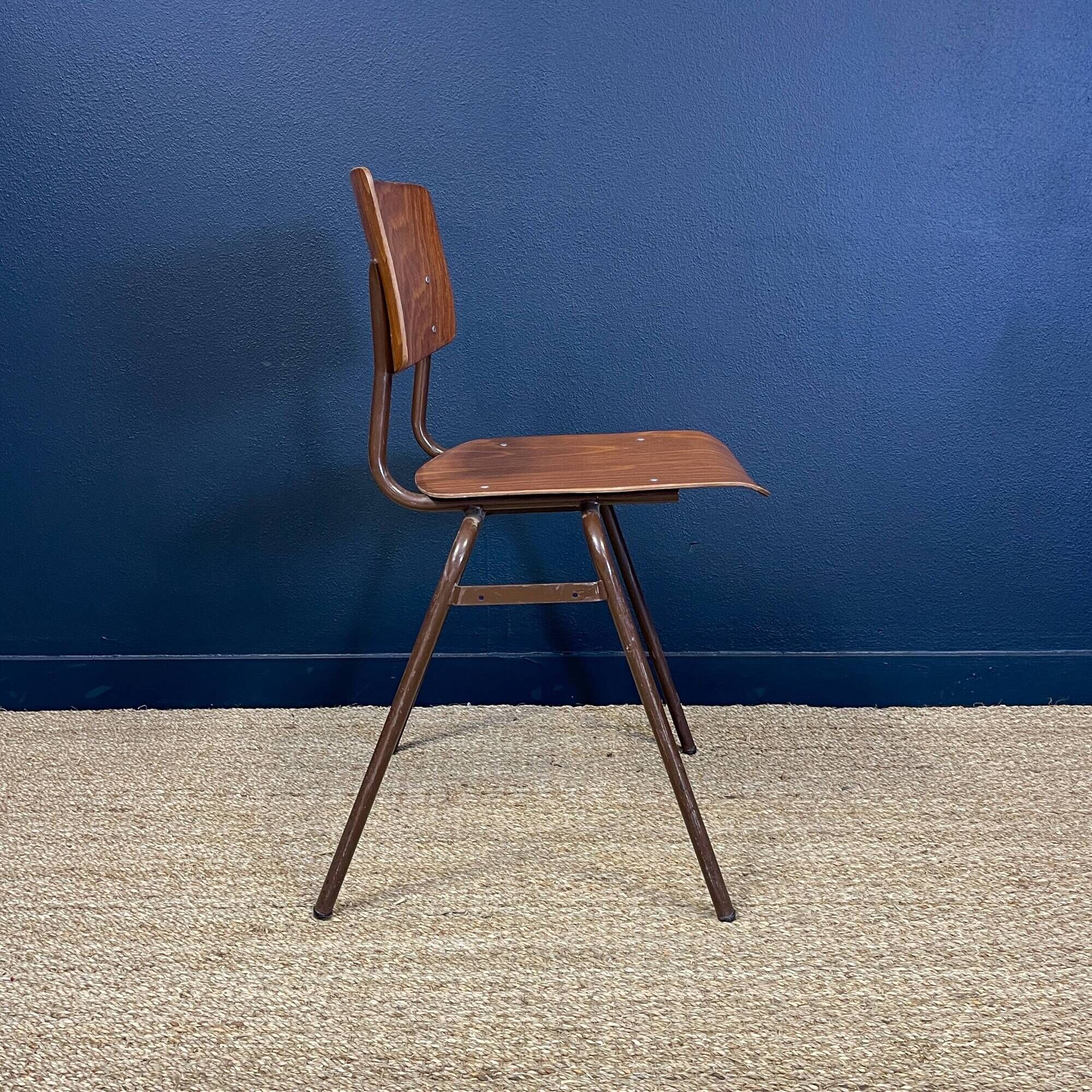 Ensemble de 4 chaises école bois années 70 Pays bas