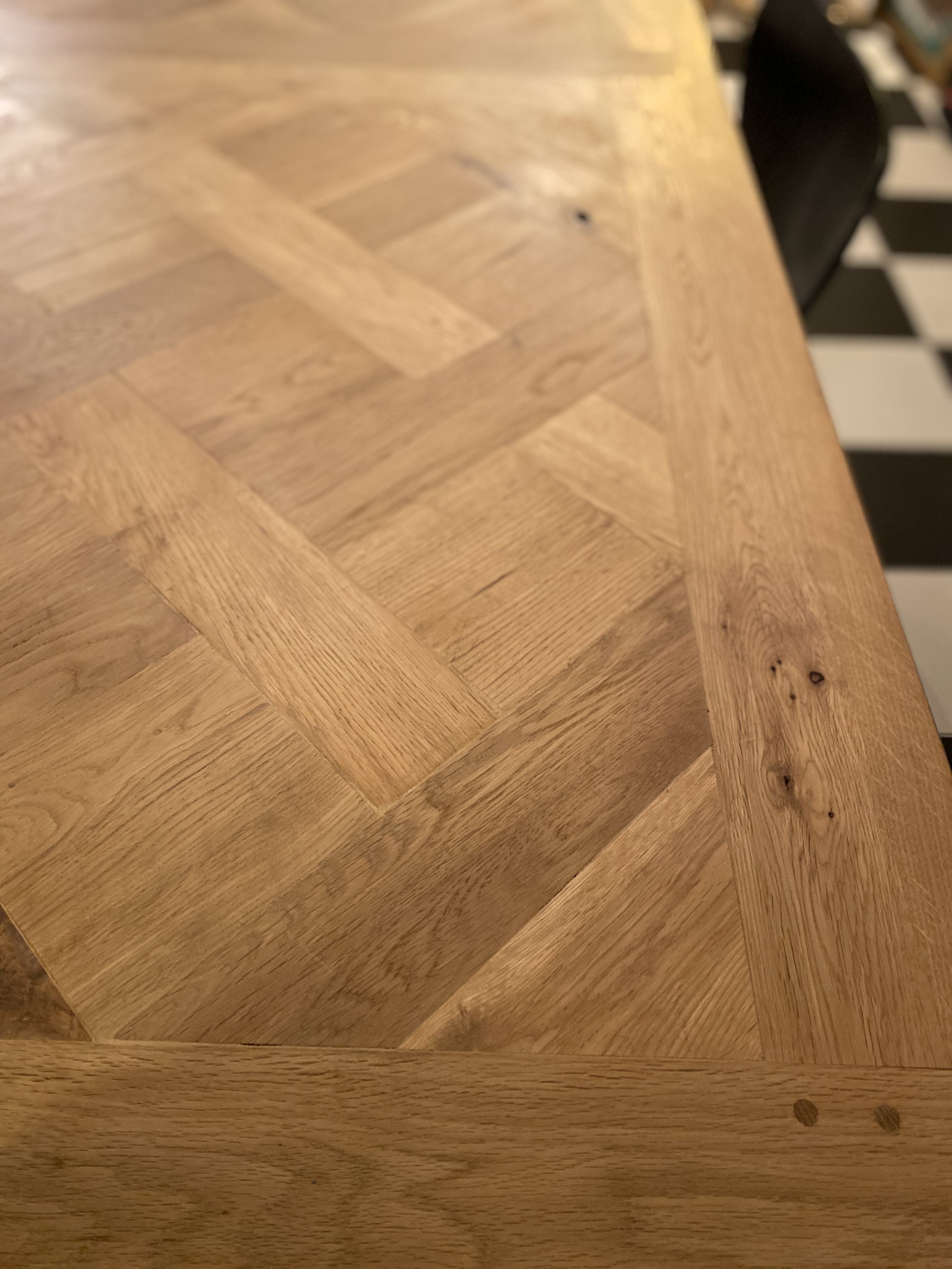 Table repas parquet de Versailles chêne massif