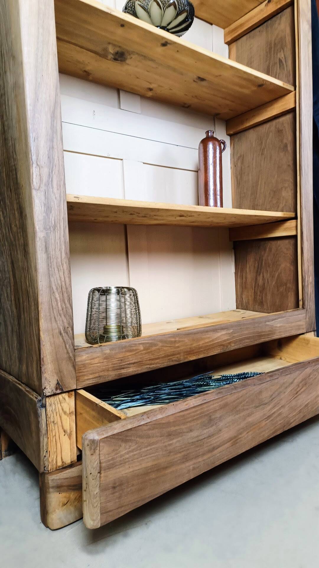 Walnut and fir bookcase - Renovated