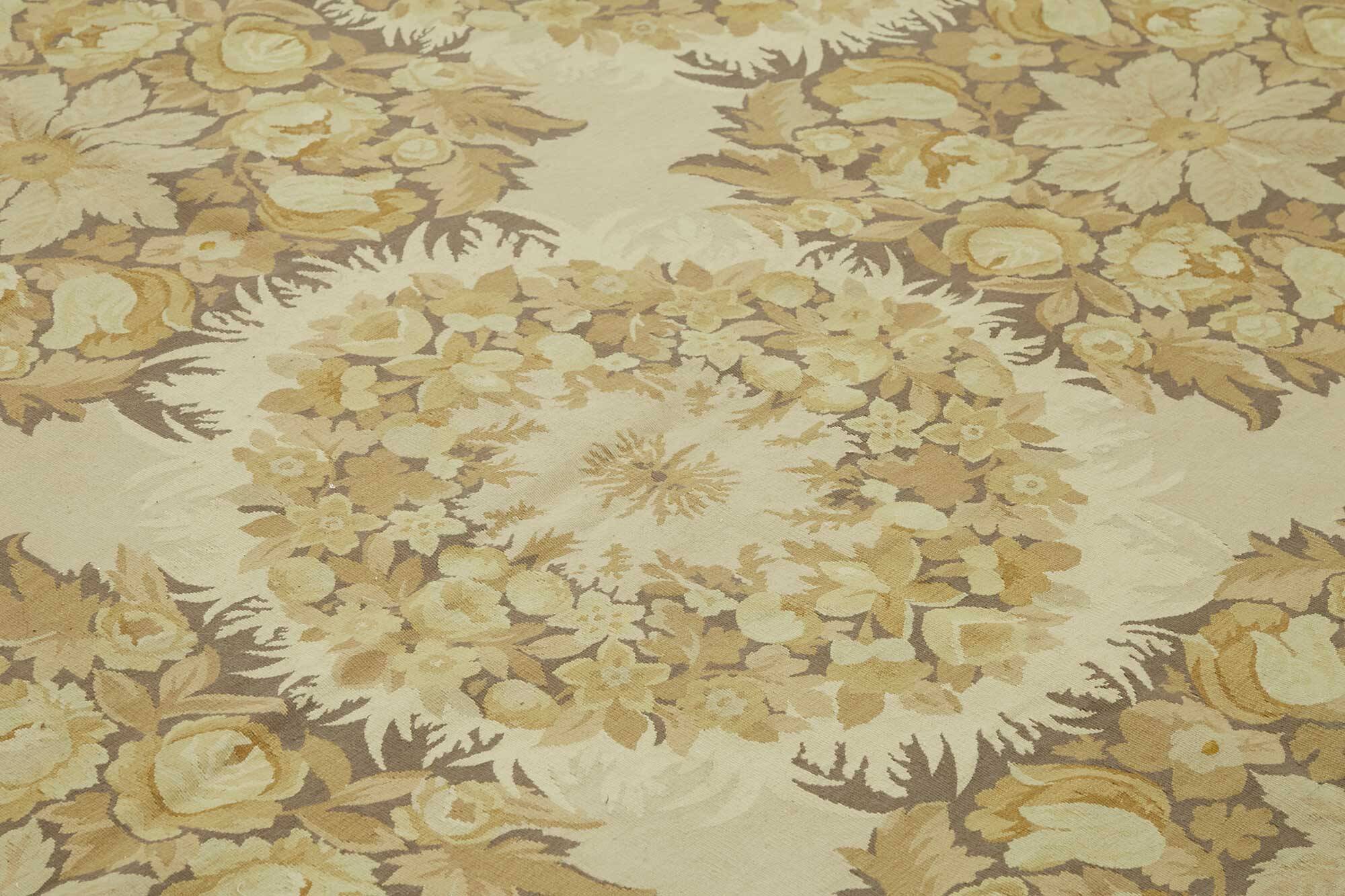 Handmade European Vintage Aubusson Kilim 270 cm x 370 cm