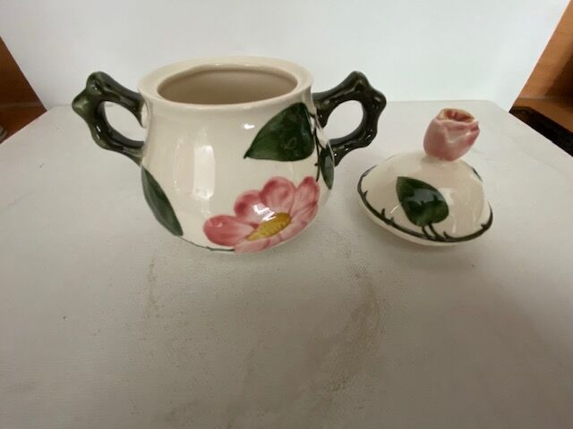 Sucrier Villeroy & Boch with lid and handles