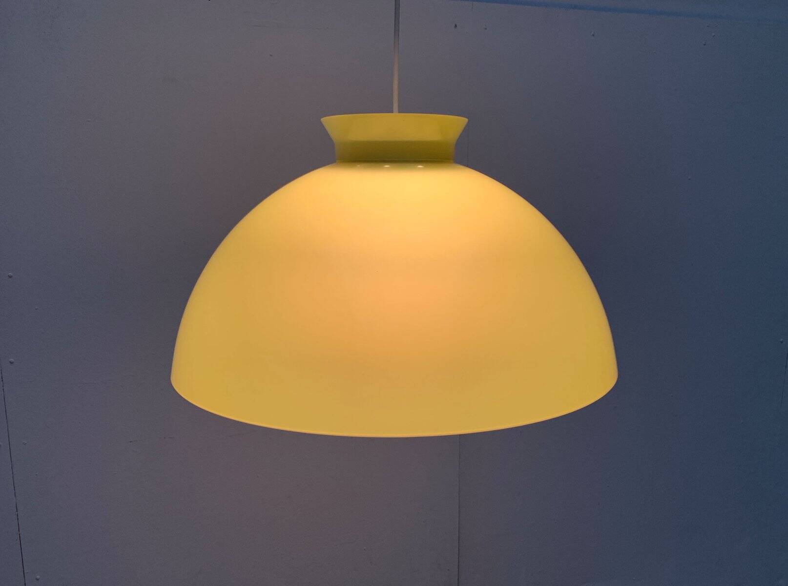 Suspended lamp model KD6 space age from the mid-century by Achille and Pier Giacomo Castiglioni for Kartell, 1960s.